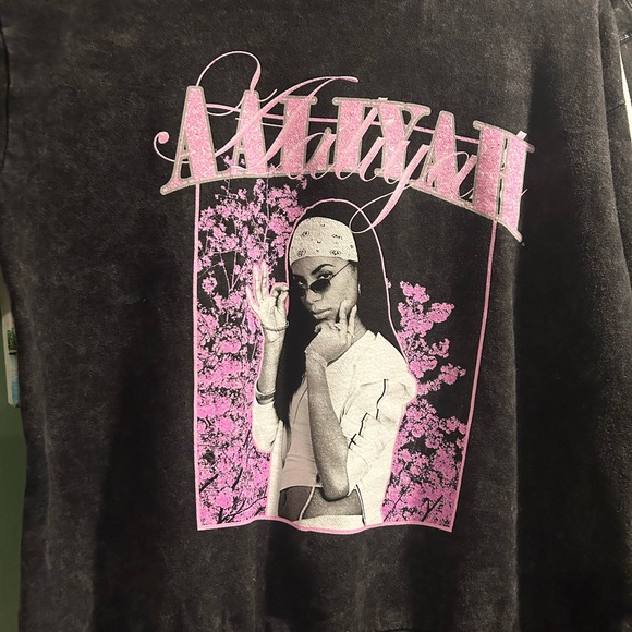Black vintage Aaliyah loose fit ladies sweatshirt - Picture 3 of 3